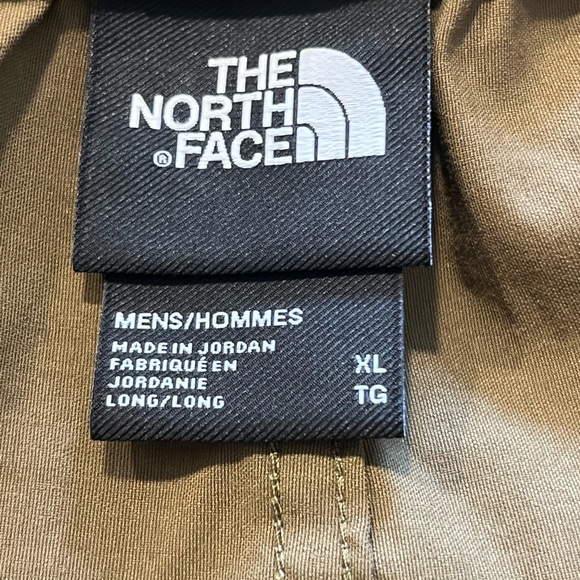 North Face Shorts XL - Picture 4 of 4